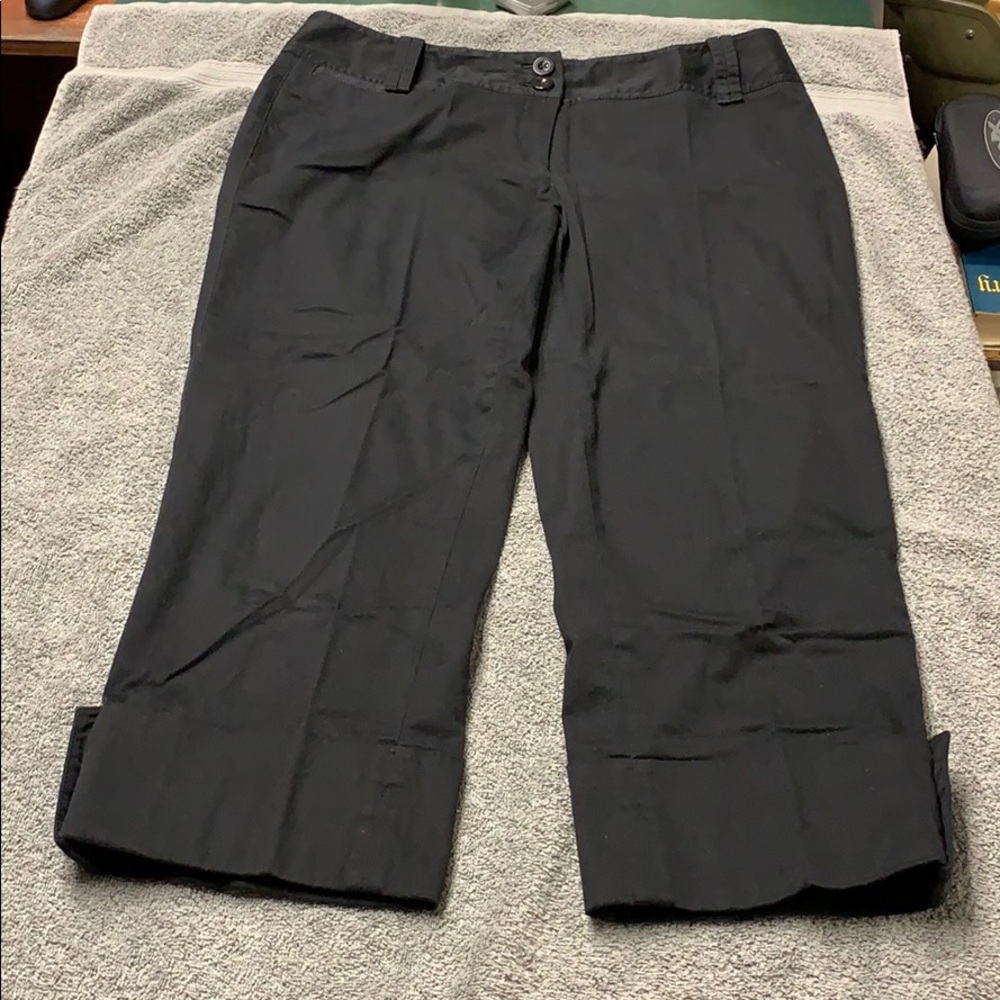 White House Black Market cropper Capris size 8